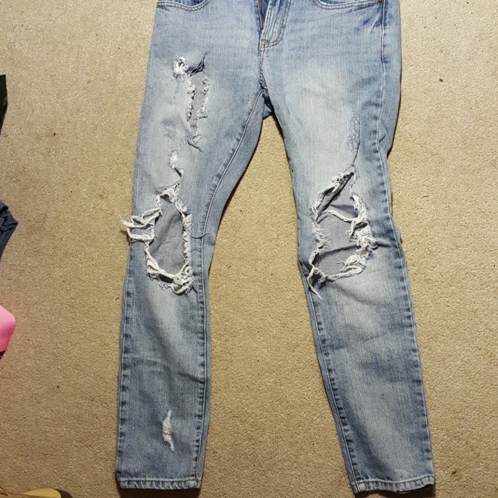 Skinny distressed jeans